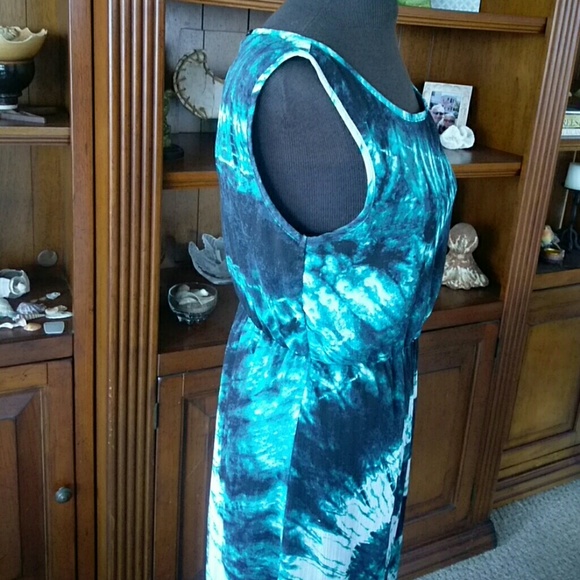 Beautiful Tye Dye High/Low Maxi dress - Picture 3 of 7